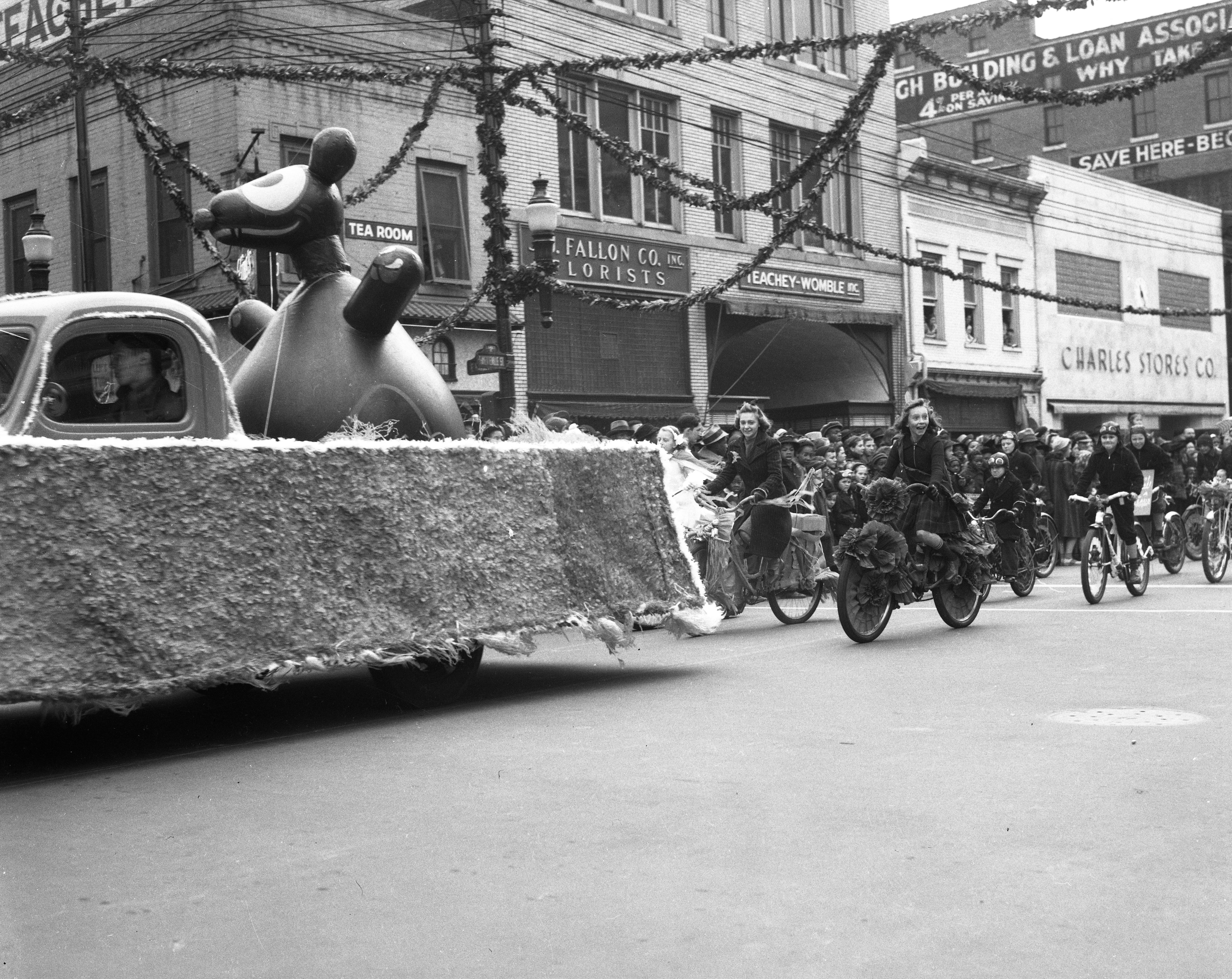 Raleigh Christmas Parade undated