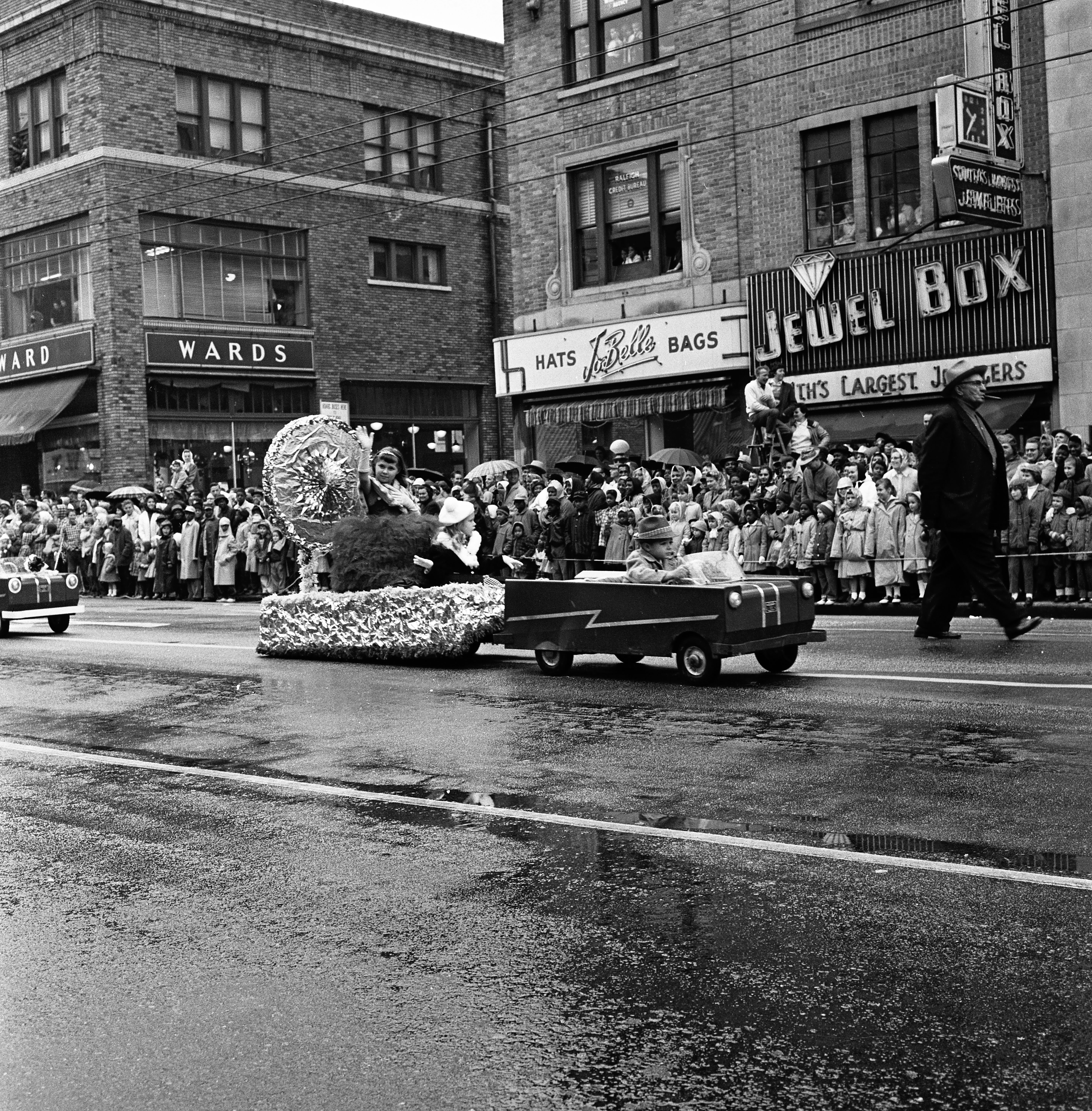 Raleigh Christmas Parade in 1959